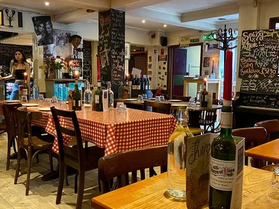 Chez Jules Bistro